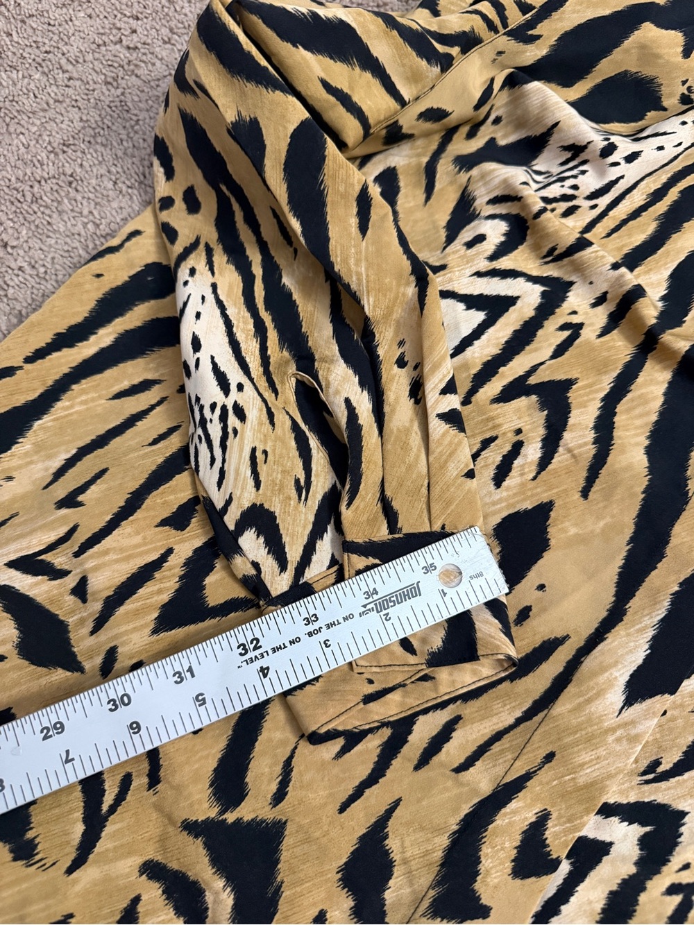 Vintage Alfred Dunner Button Down Shirt Women size M/L Animal Collar Long Top - Picture 16 of 16